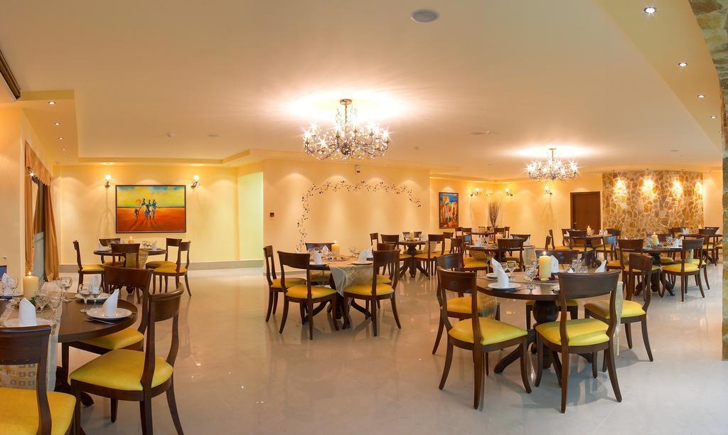 Adelais Hotel Tavronitis Екстериор снимка