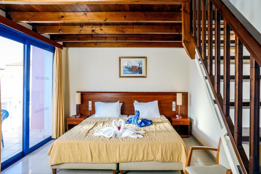 Adelais Hotel Tavronitis Екстериор снимка