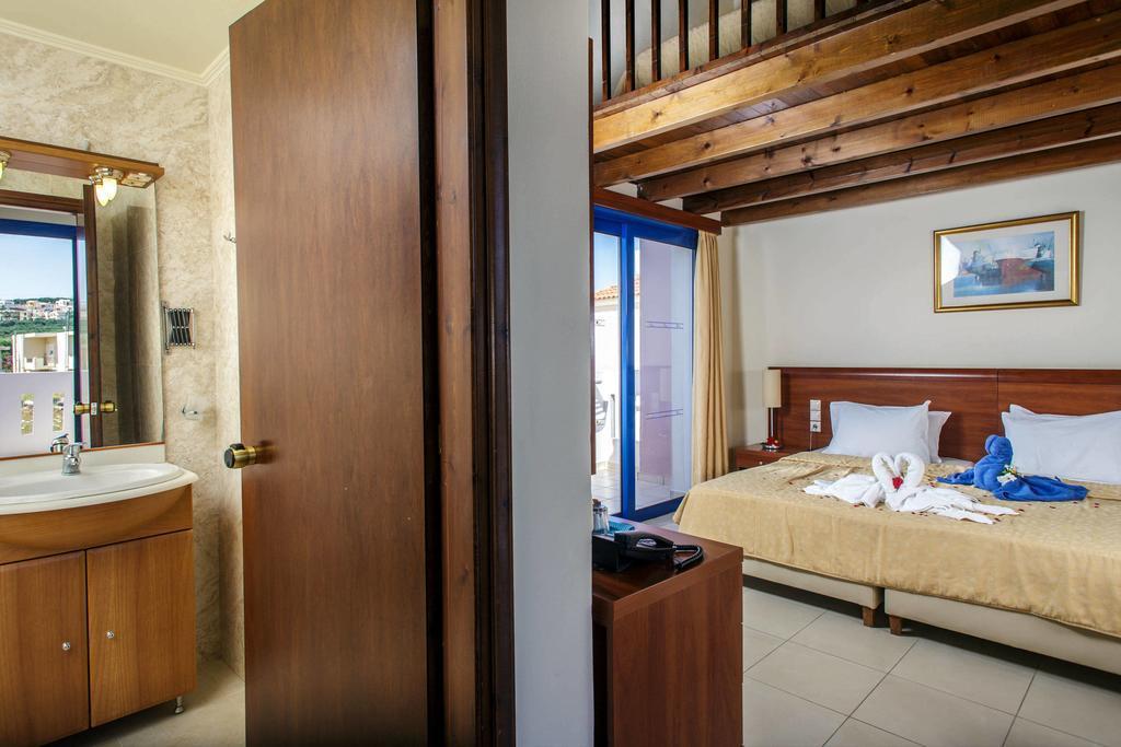 Adelais Hotel Tavronitis Екстериор снимка