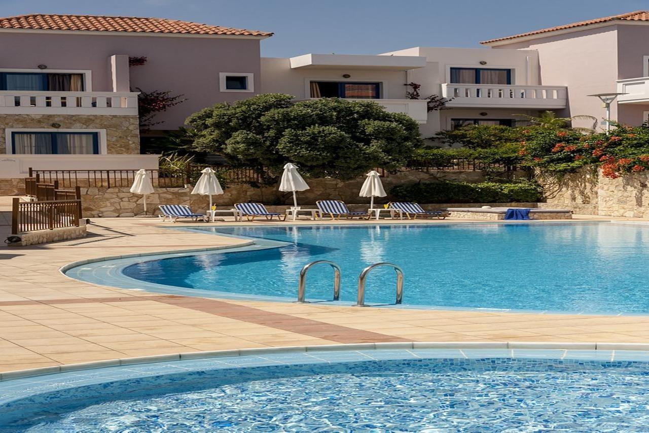 Adelais Hotel Tavronitis Екстериор снимка
