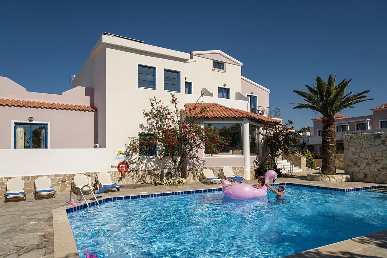 Adelais Hotel Tavronitis Екстериор снимка