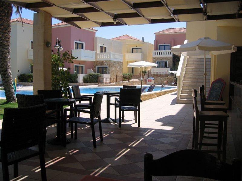 Adelais Hotel Tavronitis Екстериор снимка