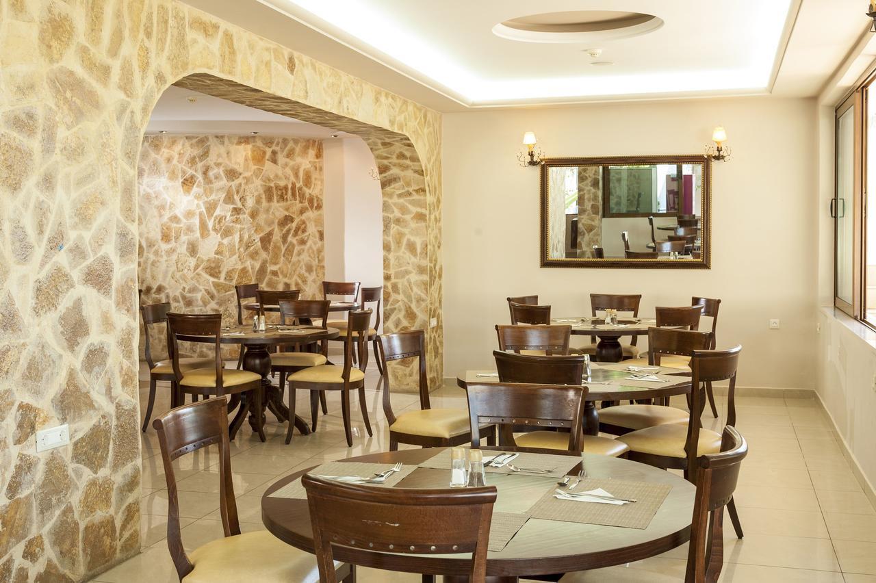 Adelais Hotel Tavronitis Екстериор снимка